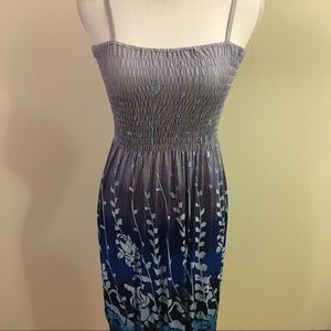 🌻 3/$20 NWT Sundress with floral print